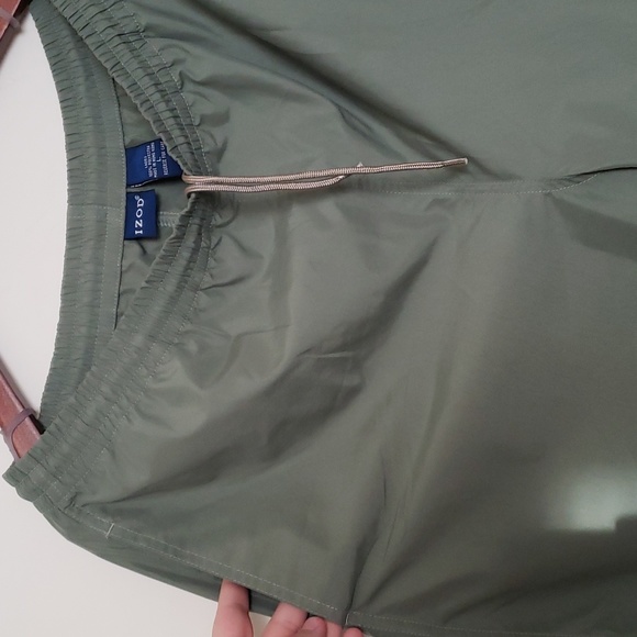 IZOD Windbreaker Quarter Zip Set - Picture 7 of 8